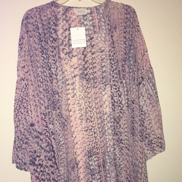 ⚡️🆕Gorgeous Peachy Coral Printed Kimono⚡️ - Picture 4 of 8